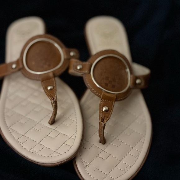 Vince Camuto Tan Leather Braida Thong Sandal - Picture 10 of 15